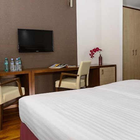 City5 Rooms & Suites By Lsa Skopje Exterior photo